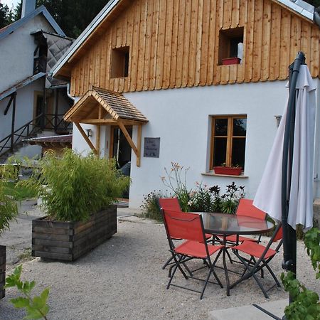 Gite Du Fourperet-Parc Naturel Du Haut-Jura Longevilles-Mont-dʼOr Eksteriør bilde